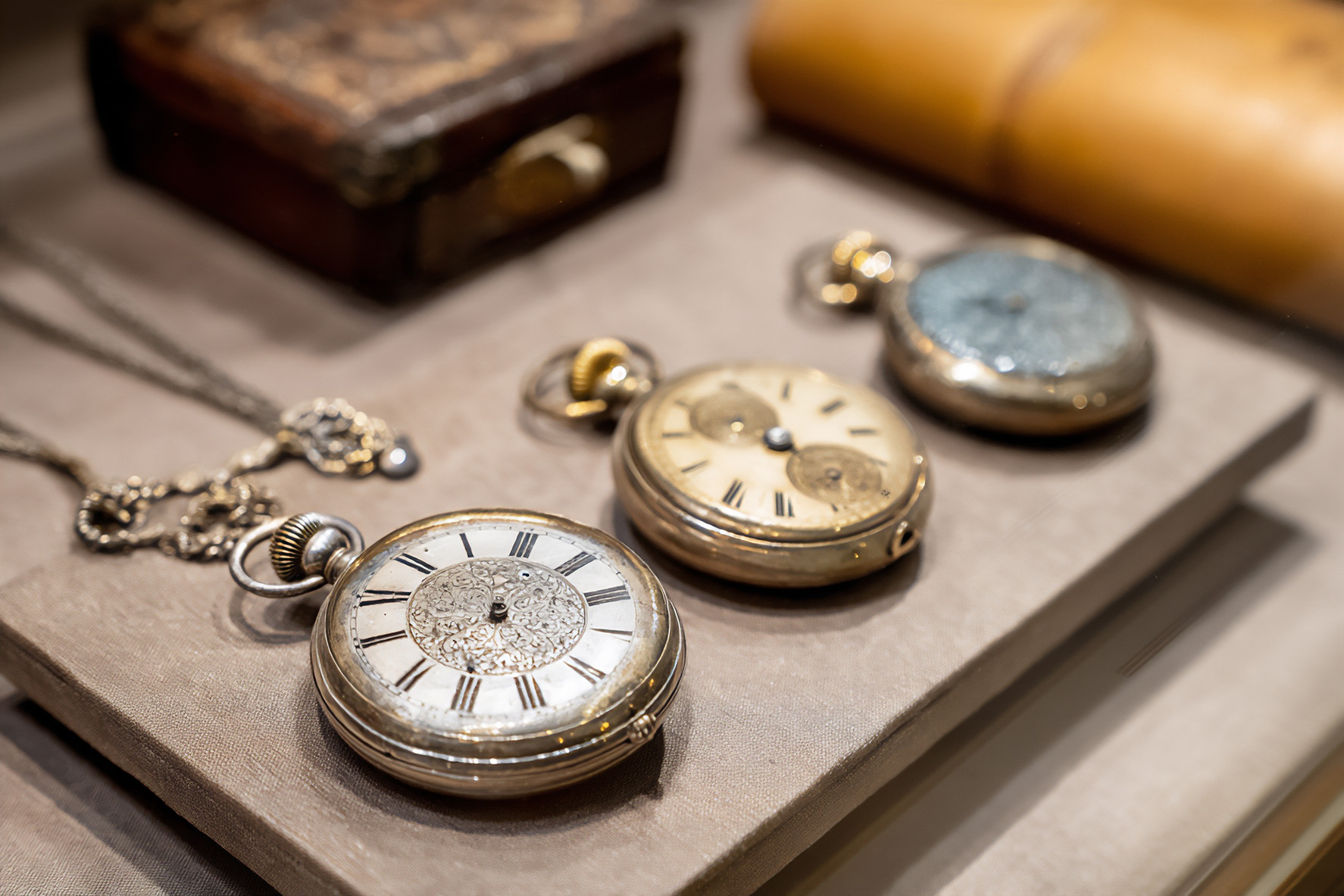 adobestock_1400756469_vintage-pocket-watches