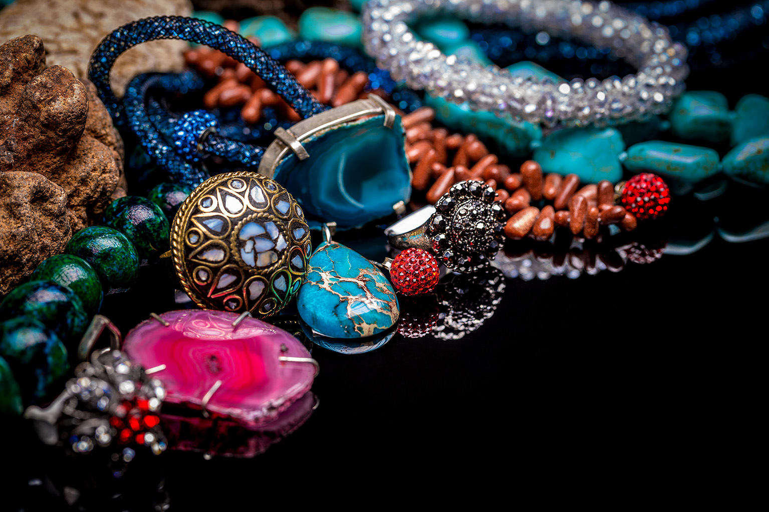 heap-of-neacklaces-2025-02-22-19-10-31-utc